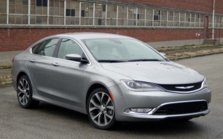 Обзор Chrysler 200 2015 модельного года